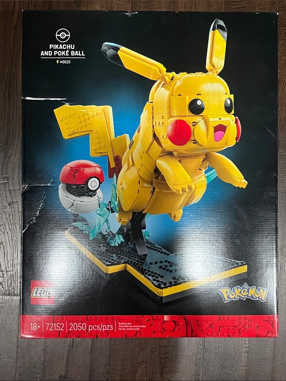 LEGO Yellow Pikachu & Red Poké Ball Display Set